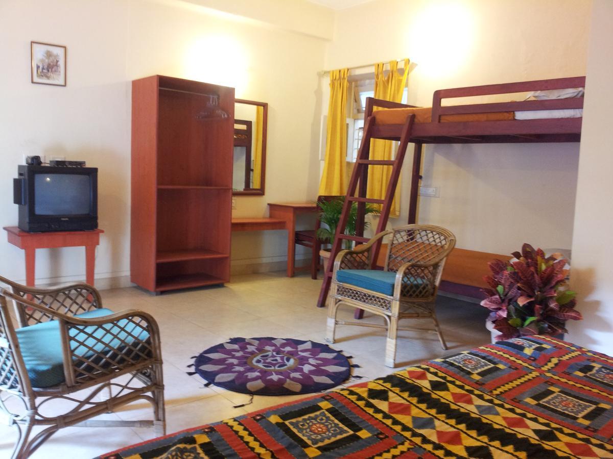 Hotel Maurya Майсур Экстерьер фото